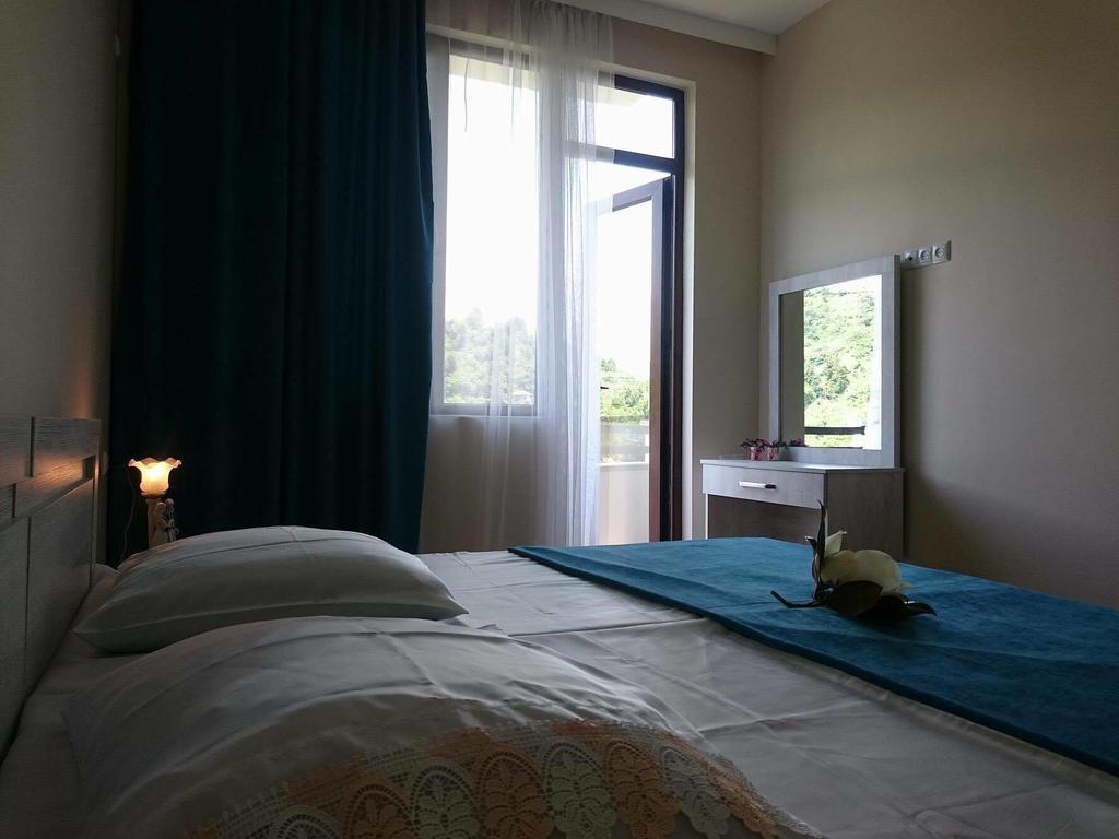 Holiday House Green Cape Batumi Hotel ชูวาเนคอนต์สกี ภายนอก รูปภาพ